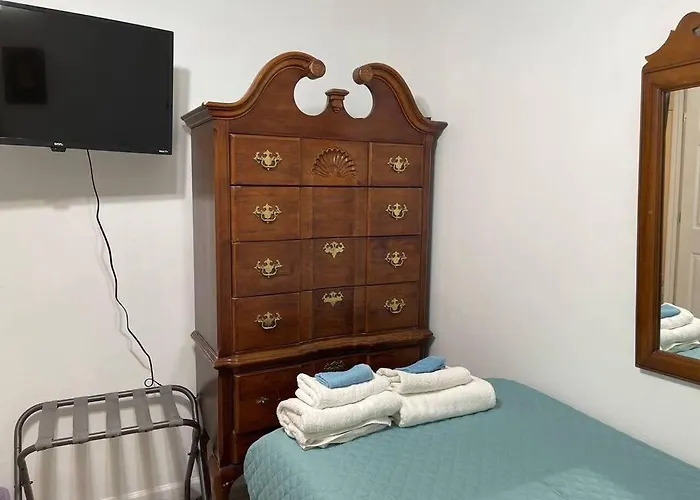 Comfort & Quiet In A Central Location